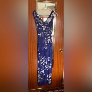 Women’s long summer dress! Great for summer weddings or any occasion!